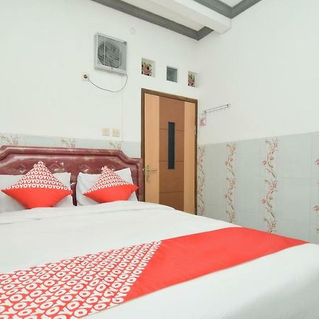 โอโย 1480 วิลลา ดูวา ปุตรี Hotel ปาซูรูอัน ภายนอก รูปภาพ