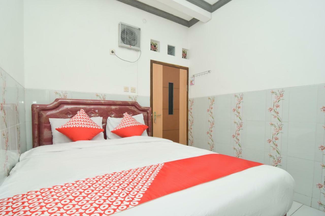 โอโย 1480 วิลลา ดูวา ปุตรี Hotel ปาซูรูอัน ภายนอก รูปภาพ