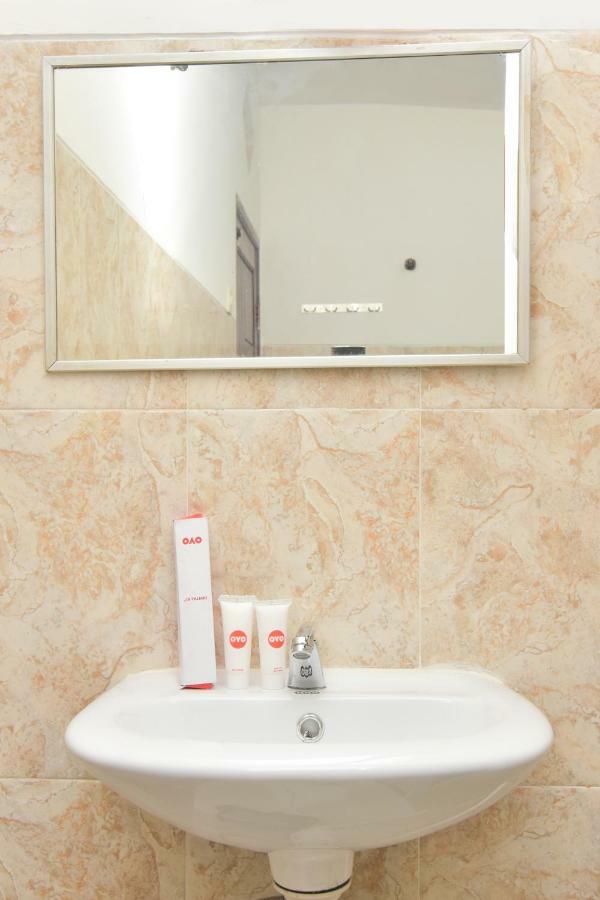 โอโย 1480 วิลลา ดูวา ปุตรี Hotel ปาซูรูอัน ภายนอก รูปภาพ