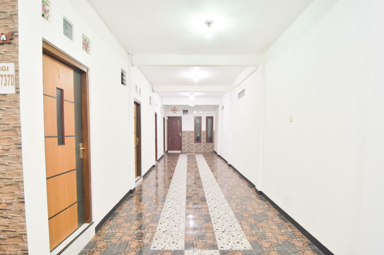 โอโย 1480 วิลลา ดูวา ปุตรี Hotel ปาซูรูอัน ภายนอก รูปภาพ